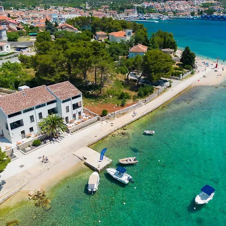 Mamin San Bed & Breakfast 4*