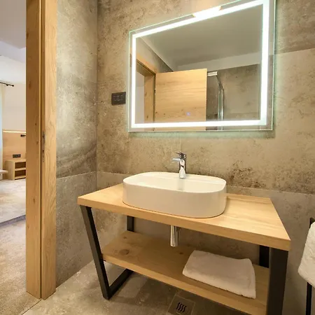 Mamin San 茨雷斯